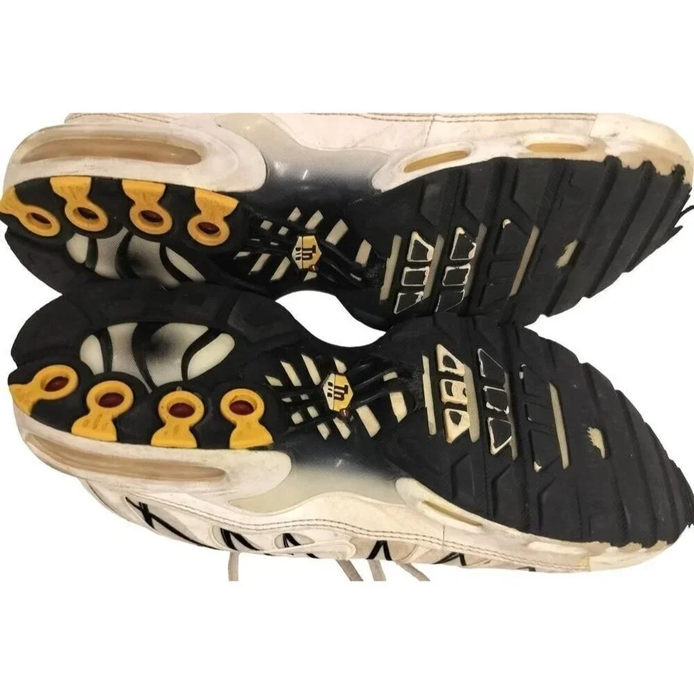 Nike Air Max Plus Tuned White Shark Print Sneakers men's 7 women's 9